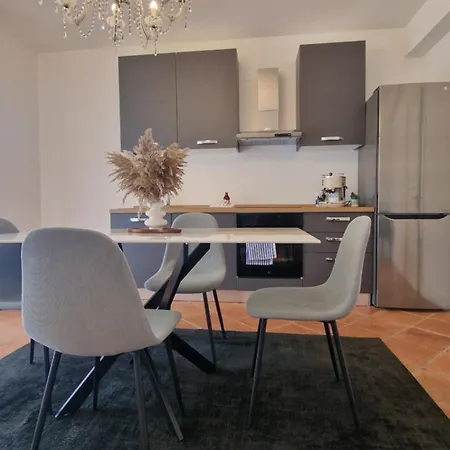 Domus Dea Apartamento